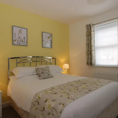 Stone's Throw * Filey